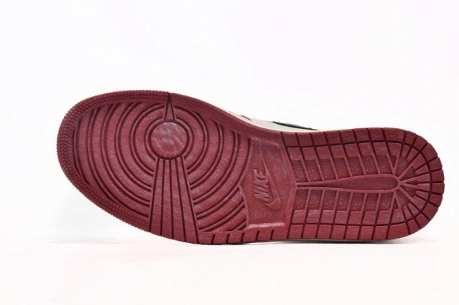 Jordan Chicago High 1 Retro DZ5485-612 Lost Found OG and 1116